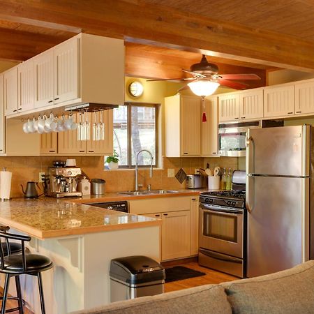 Spacious Groveland Cabin With Wraparound Deck! Екстер'єр фото