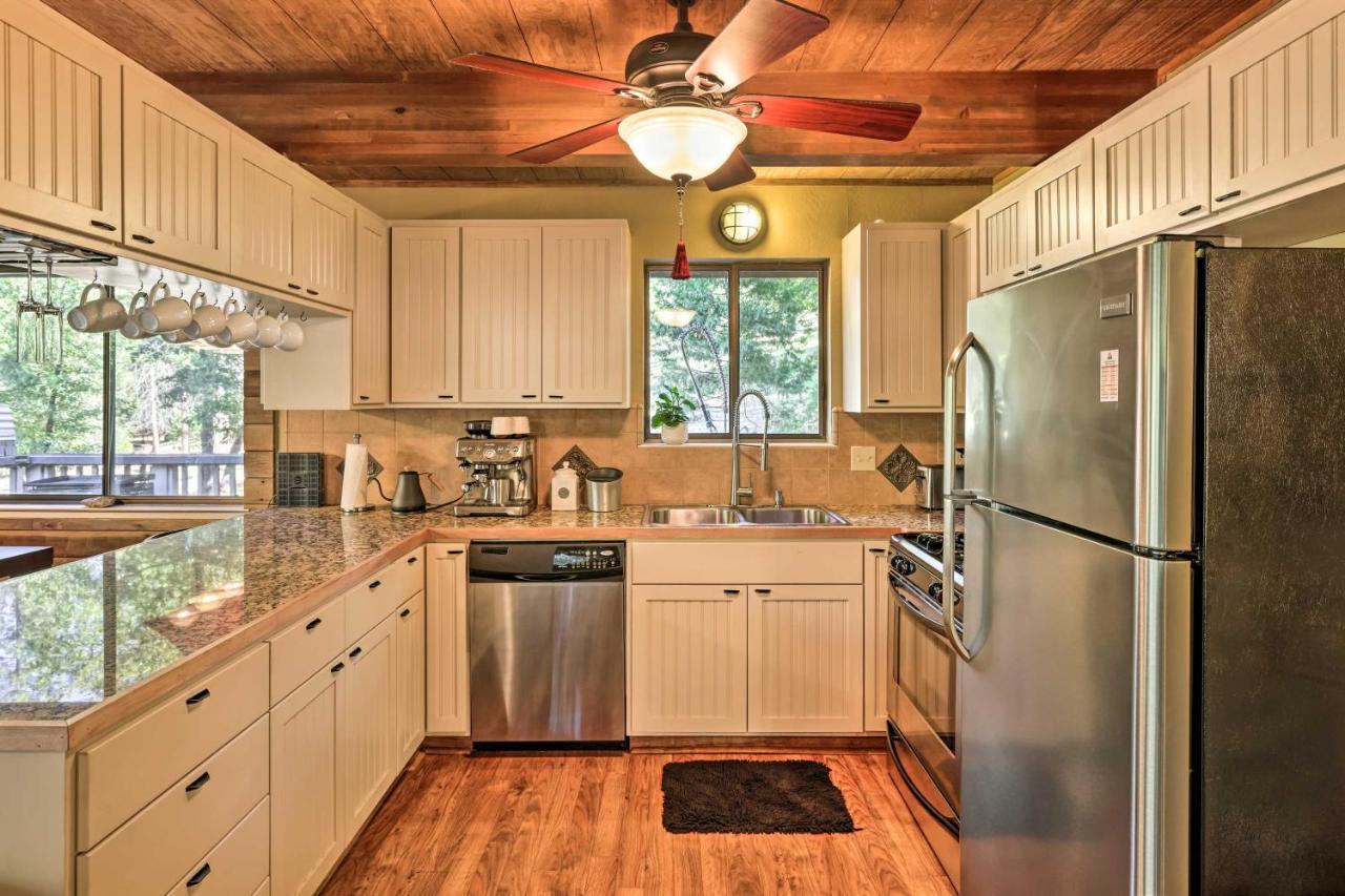 Spacious Groveland Cabin With Wraparound Deck! Екстер'єр фото