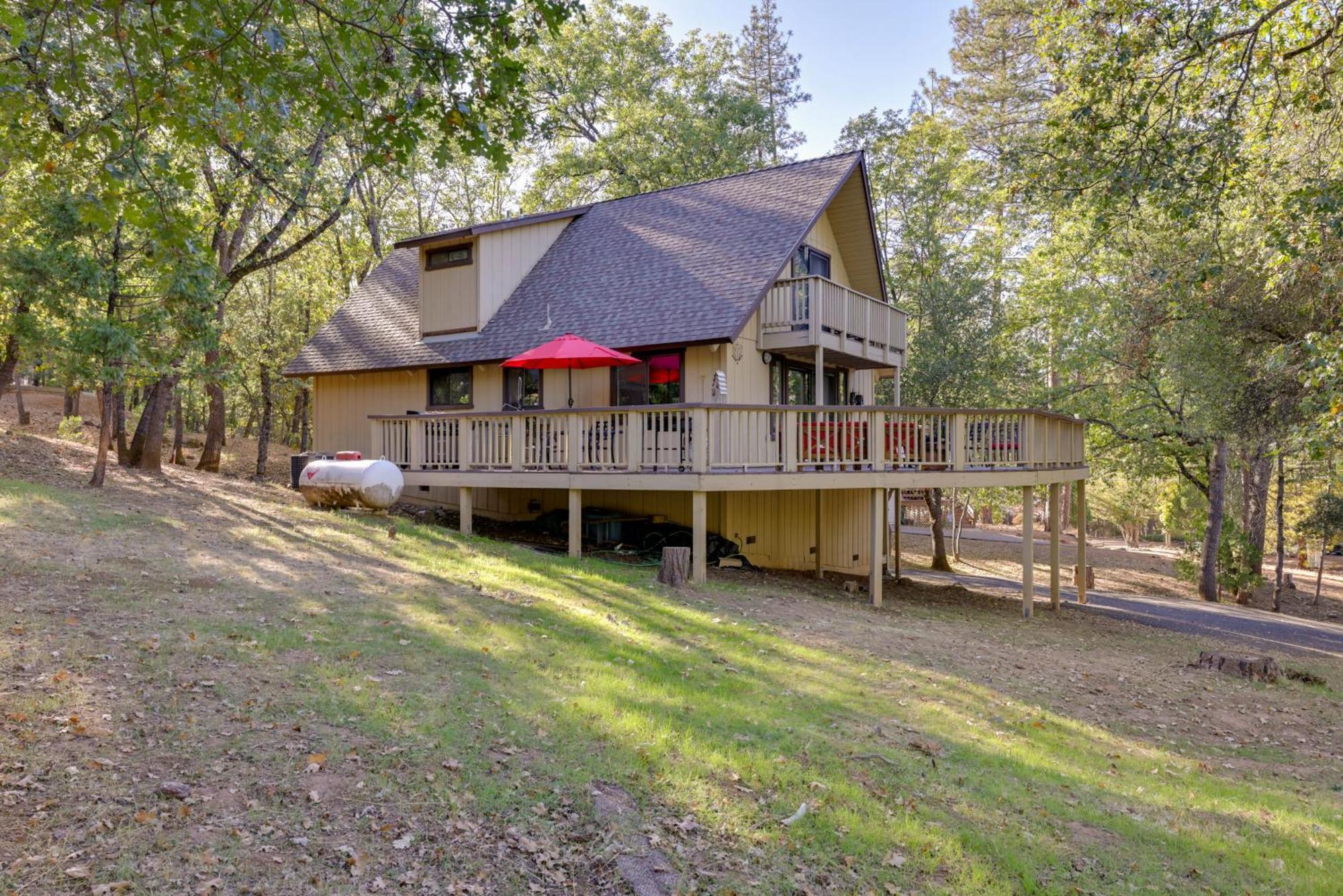 Spacious Groveland Cabin With Wraparound Deck! Екстер'єр фото