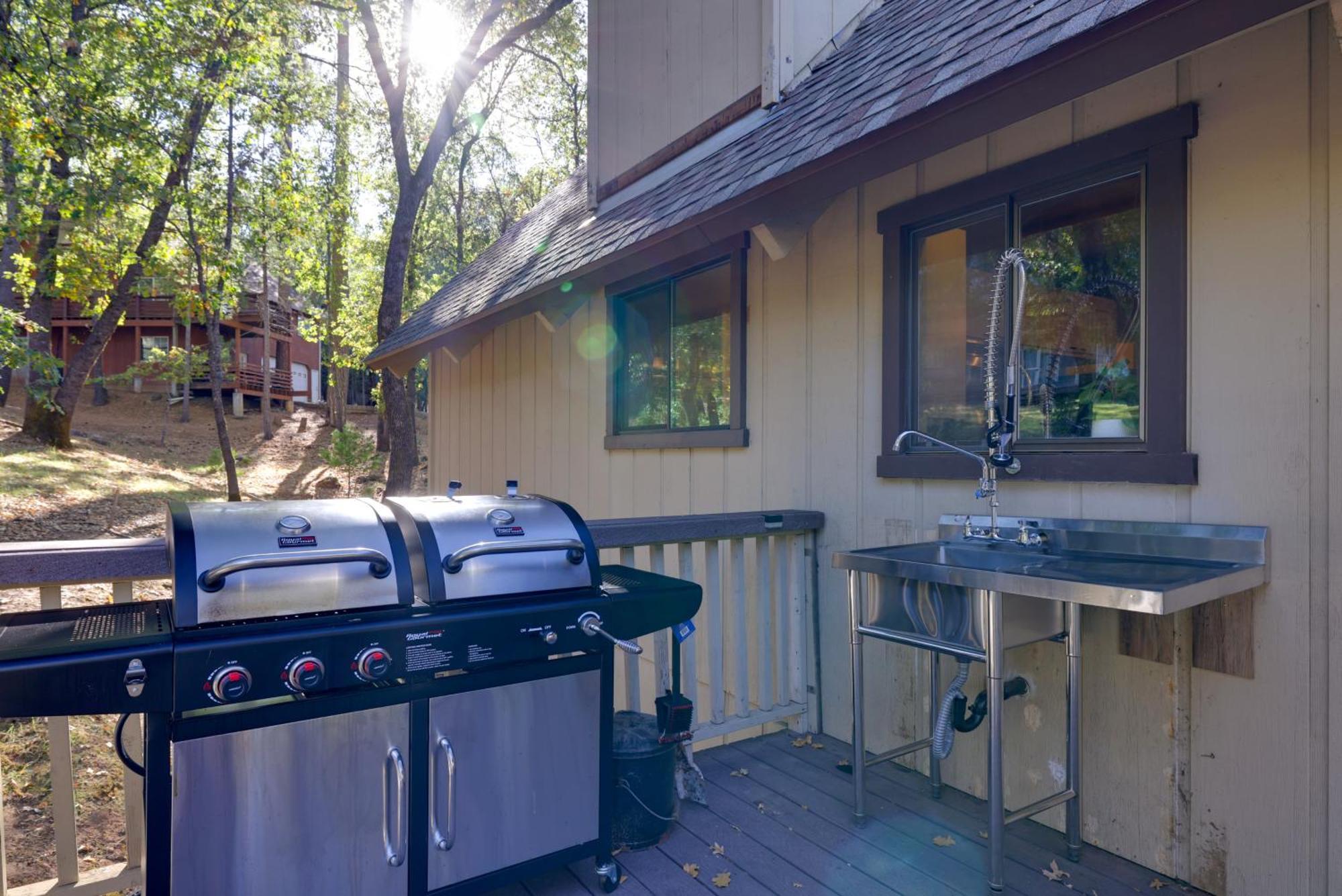 Spacious Groveland Cabin With Wraparound Deck! Екстер'єр фото