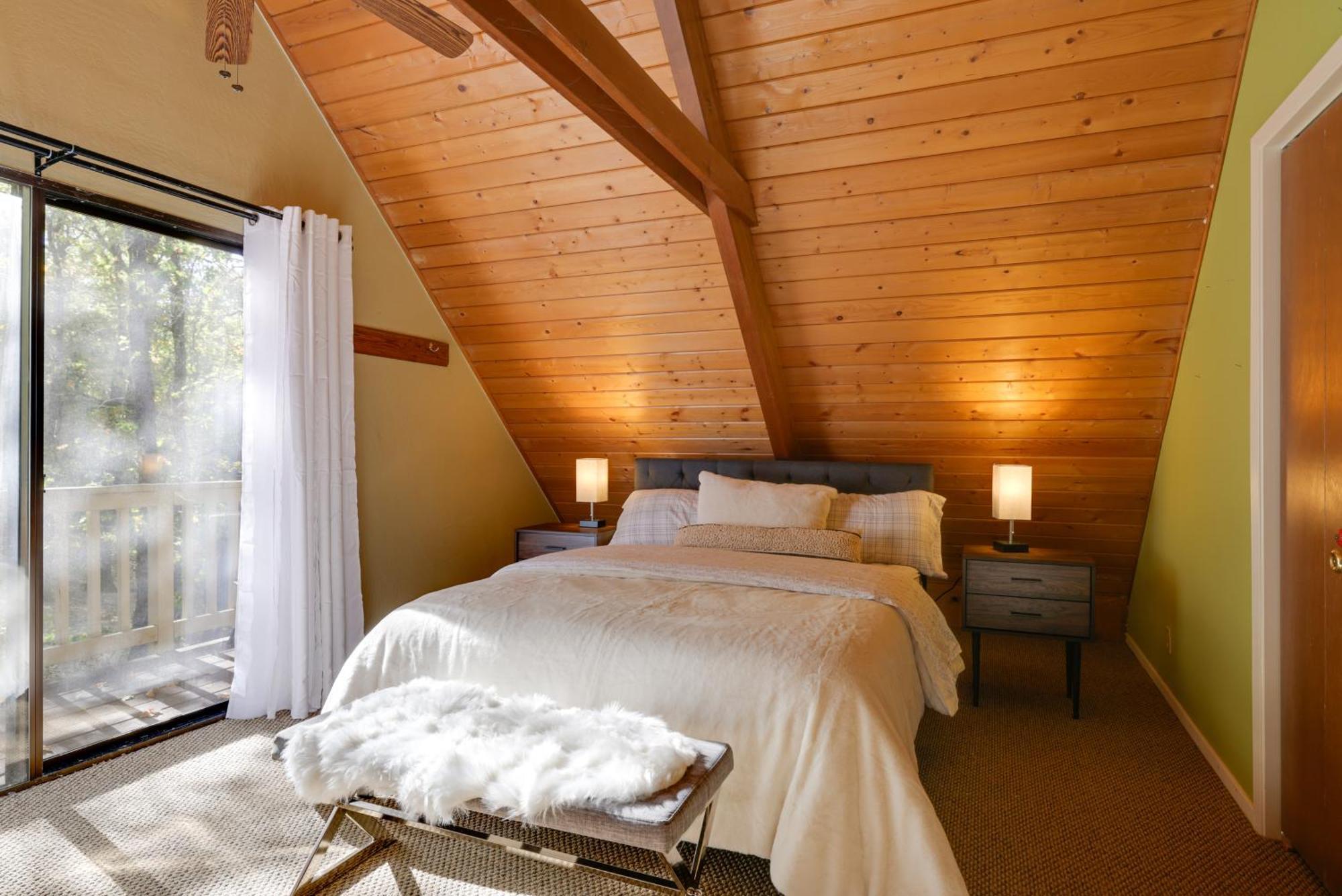 Spacious Groveland Cabin With Wraparound Deck! Екстер'єр фото