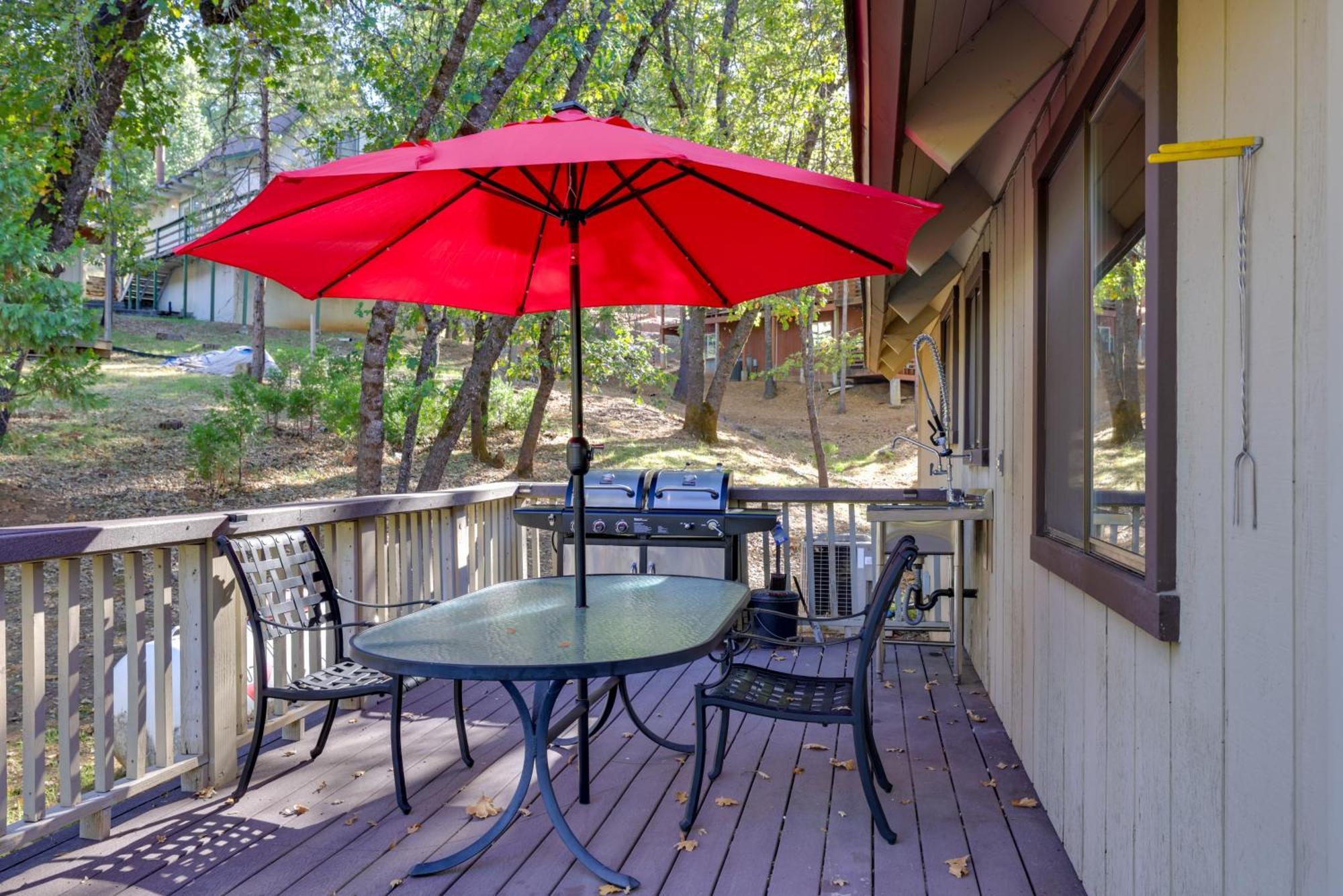 Spacious Groveland Cabin With Wraparound Deck! Екстер'єр фото